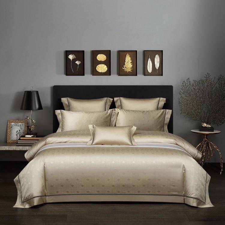 Draps Deluxe Four Piece Satin Bedding